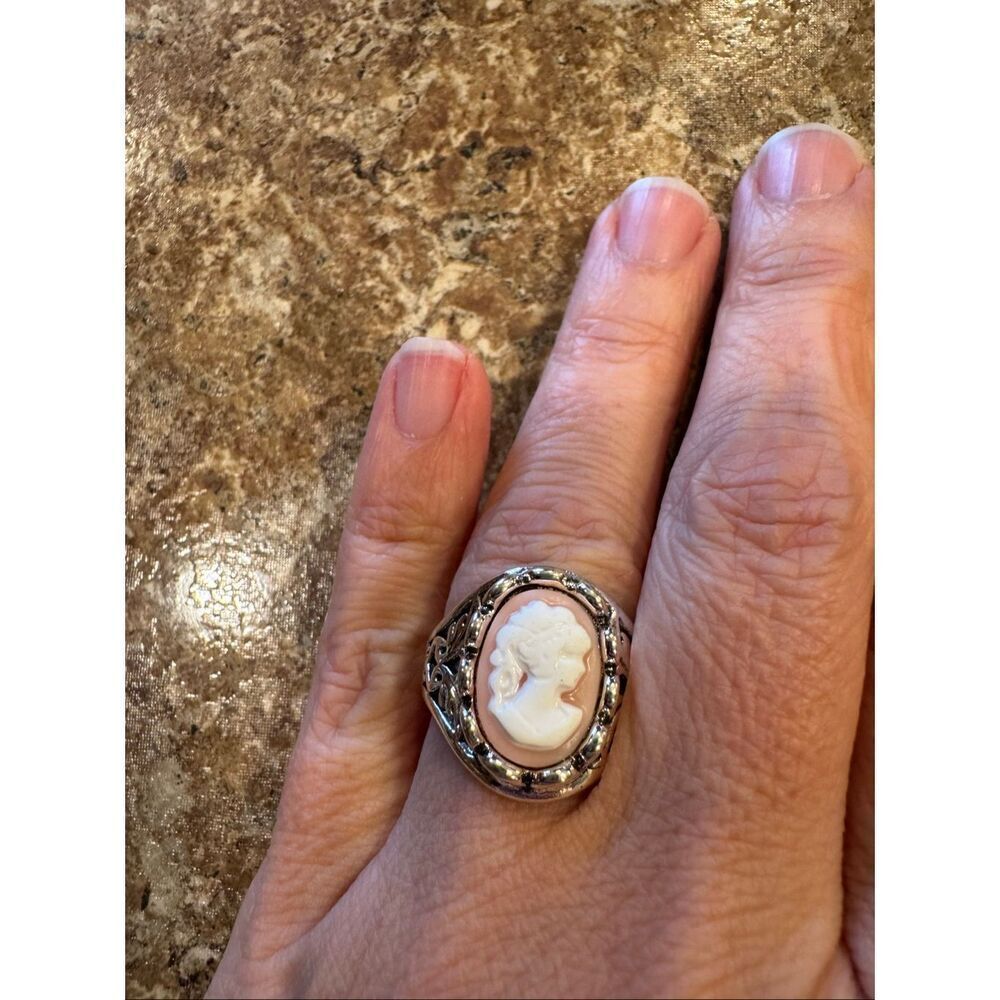 Woman’s vintage style cameo ring with jewelry storage bag size 8